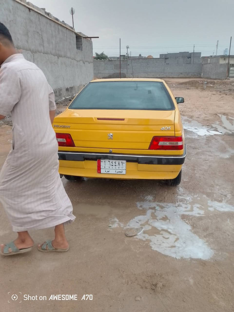 سلام عليكم 405 للبيع مديل 16 كفاله من لضربه راعيهه يريد مداور السعر 45 وبيهه مجال علمن لسياره بيهه رشات صبق العنوان البصره ابي الخصيب ***********
