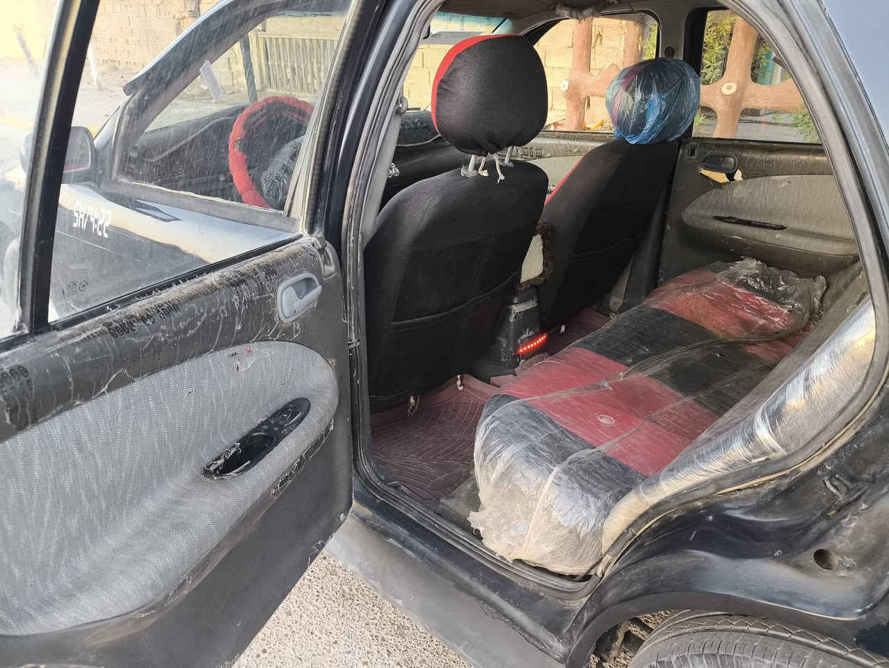 السلام عليكم سيارة كيا سيفيا موديل 95 للبيع اومراوس السياره جاهزه من كلشي كير محرك كهربائيات شاشه لمس سماعات منضومه تبريد جاهزة كمبريسر شغال عوزها بس غاز السياره مصبوغه بدون ضربه السعر 34 وبيها مجال اي استفسار اتصل ***********
