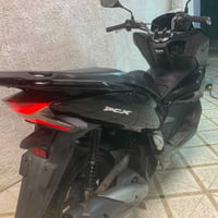 عندي pcx جيل الثالث ياباني JF مكفوله مكينه وصدر ودبلات بس يرادلها تطبي...