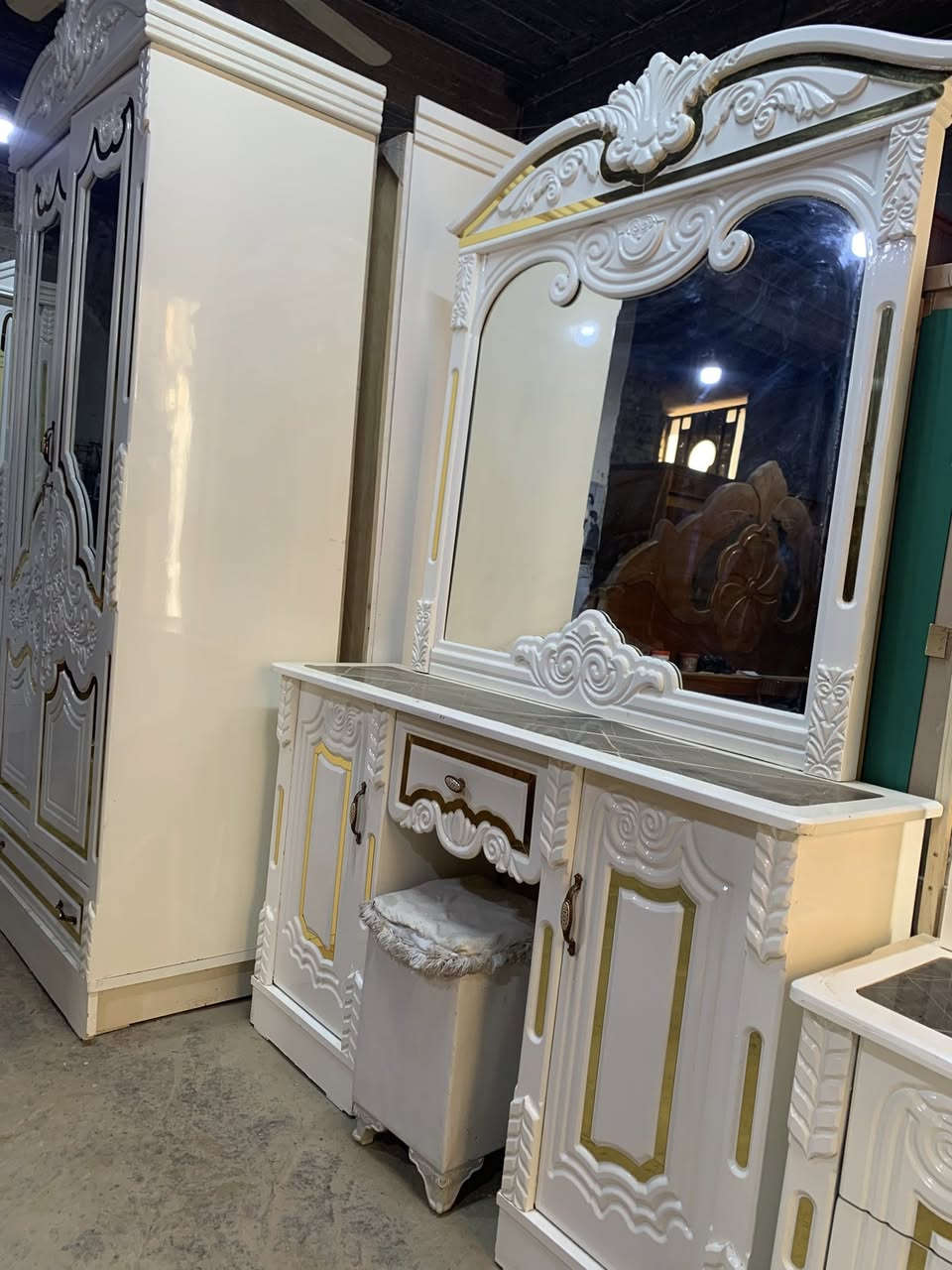غرفه ست ابوا نجاره عراقي موديل تركي استخدام قليل داخل صاج ضهر جرجوبه القاعده ابلوك 
السعر مليون و300الف💵
العنوان حله شارع ابو القاسم مجاور الجامع ابو القاسم
الرقم ***********
