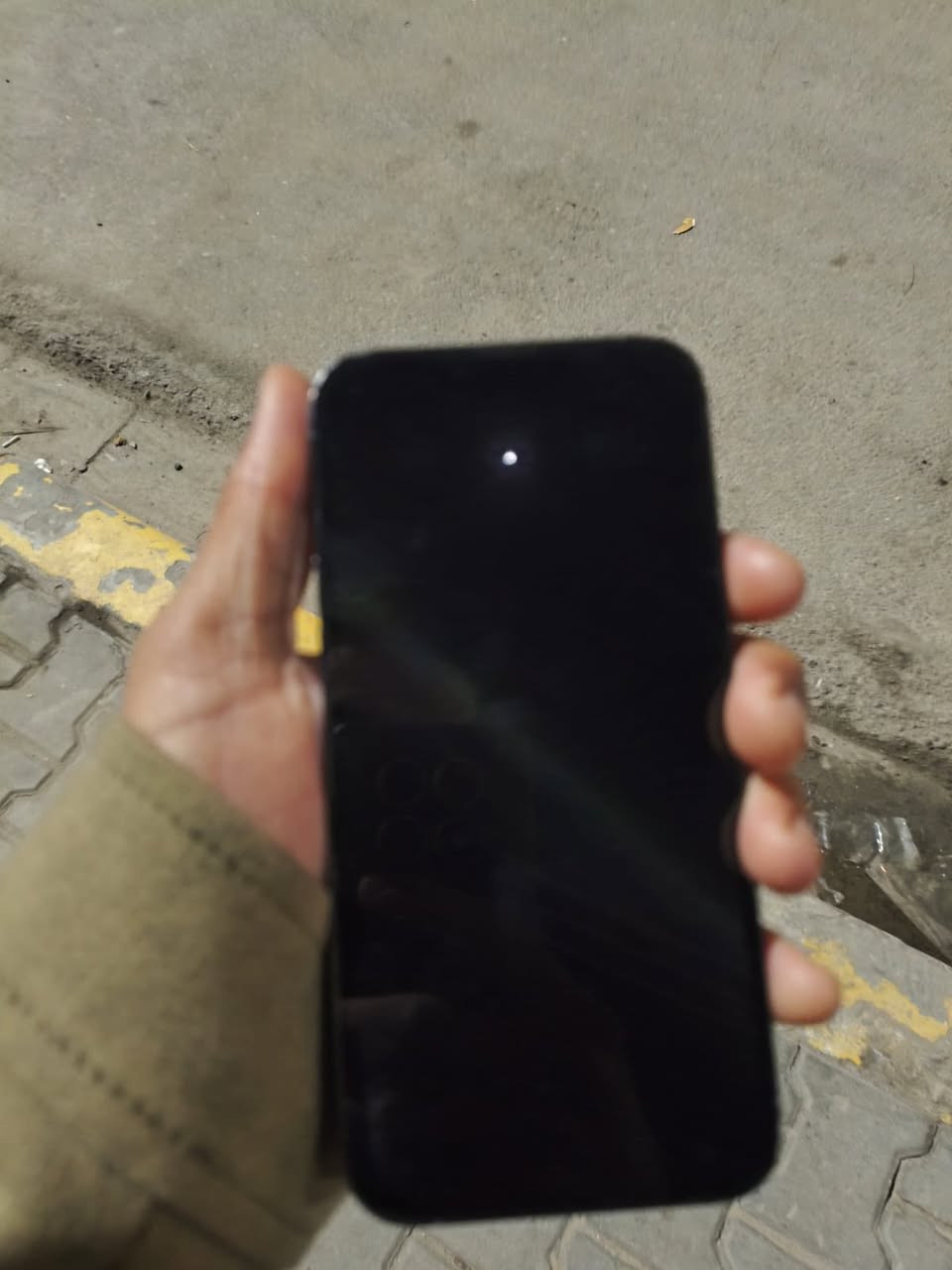 سلام عليكم 
ايفون ١٣برو 
ذاكره واحد تيرا 
بطاريه٩٣اصليه 
هاي عدسات مكسوره مو كامره 
وتاخذ بضمانتي مآبي زلغ


**إذا كنت صاحب هذا الإعلان وتريد حذفه لأي سبب، رجاءا أرسل رسالة إلى الدعم الفني**