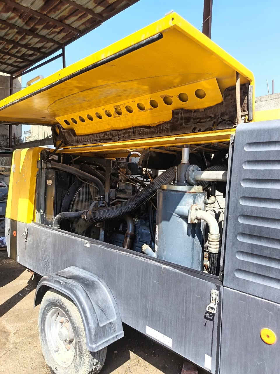 السلام عليكم متوفر كمبريسر مستخدمة دخول جديد
مشتغلة ساعات كفالة عامة تجي تفحص بعينك
موصفاتها يمك بلبليتة مالتها كلشي موضح يمك
سعرها ١٧٠ ورقة تفيدك اتصل ***********
