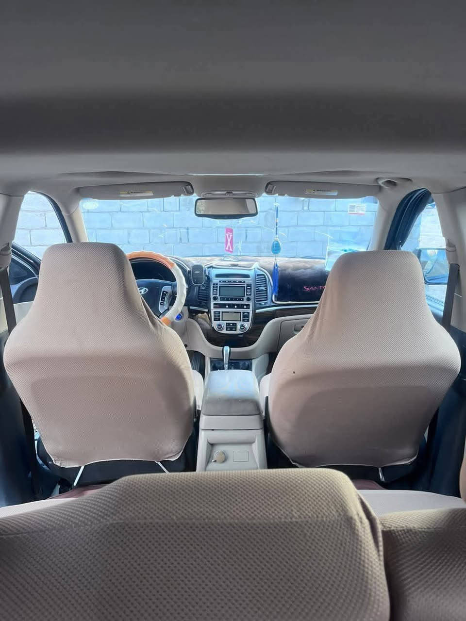 السلام عليكم
بيع هونداي سنتافي موديل 12 خليجي كفاله عامه

الموصفات

1-ثلاث قطع تبريد + تدفئه✅

2- فتحه سقف(بنراما) ✅

3- سبعه راكب✅

4- ثلاجه وسطيه✅

5- دفع رباعي ( فورويل)✅

6- مري شفط✅

7- كامره خلفيه✅

8- كير ومكينه كفاله عامه مامفتوح✅

9-كشن كهربائي ✅

10-بصمه ✅

11-سته سلندر ✅

12- محرك 3.500 ✅

وبعد هواي مواصفات بيها معروفه السياره بمواصفاتها

تخم تاير جديد

ملاحضه: سياره بدون حادث

سونار موجود بيها

وين مايعجبك روح افحص

سياره احلى من الصور بهواي نصبتهة حلوه جدأ

سياره حره تحويل ثاني يوم

 المكان واسط النعمانيه

رقم ***********
