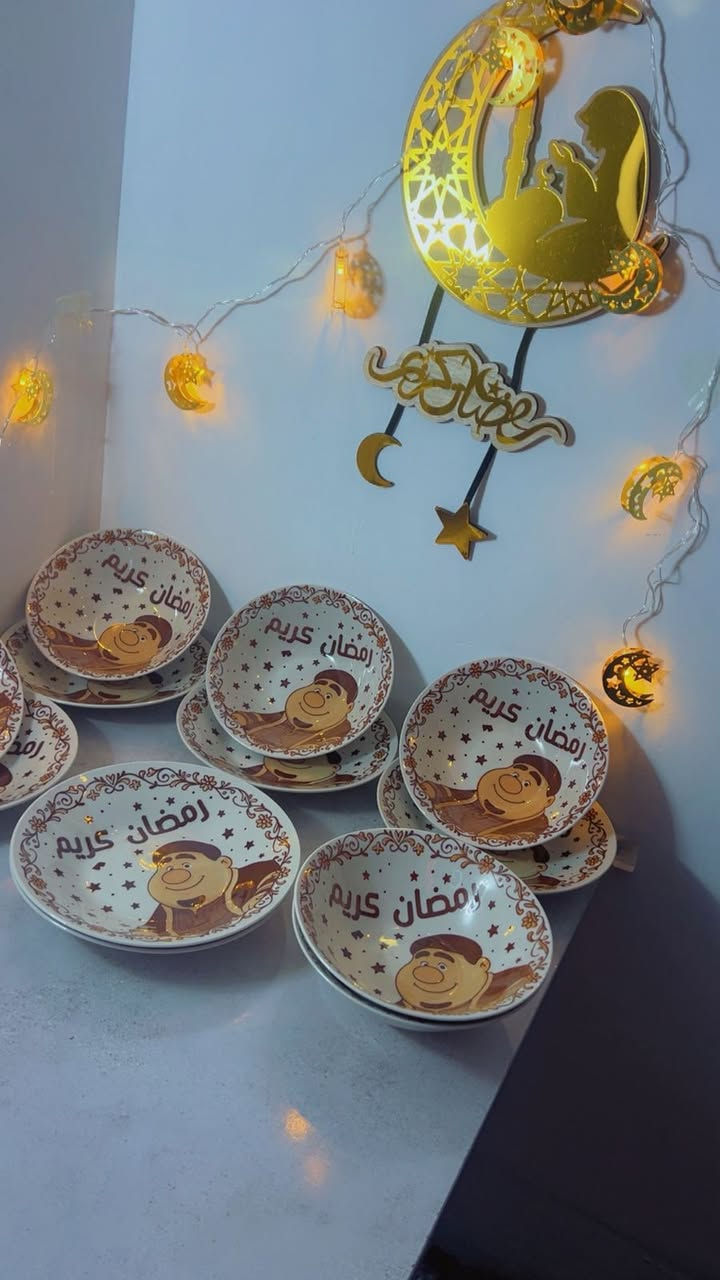 السلام عليكم عندي كارتونه رمضاني هذا بالصوره كاسة مرك وماعون تمن العدد بالكارتون 35 ماعون و35 كاسه يعني 70 قطعه بالكارتون السعر 40 الف الحجز واتساب ***********
