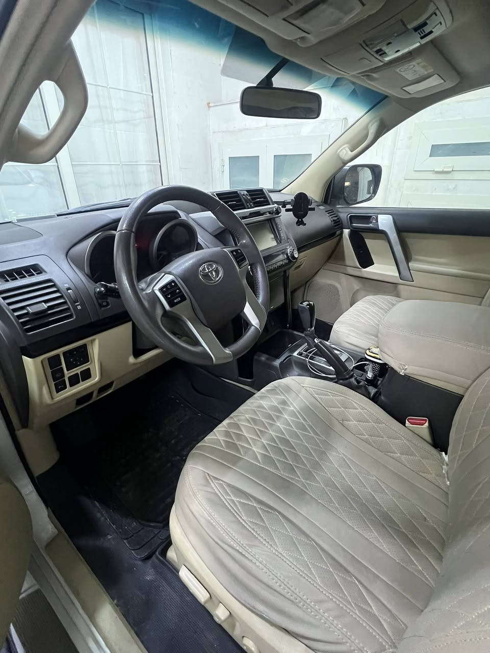 تويوتا برادو2017 فول مواصفات 
6 سلندر  فتحه لايت اسود زراكات لايت تشغيل عن بعد سيارة مكفوله كفاله عامه من صبغ و بارد حته دعاميات بشرط سعر (368) ورقه مجال بسيط رقم تلفون :
***********
بي واتساب
مكان أربيل
