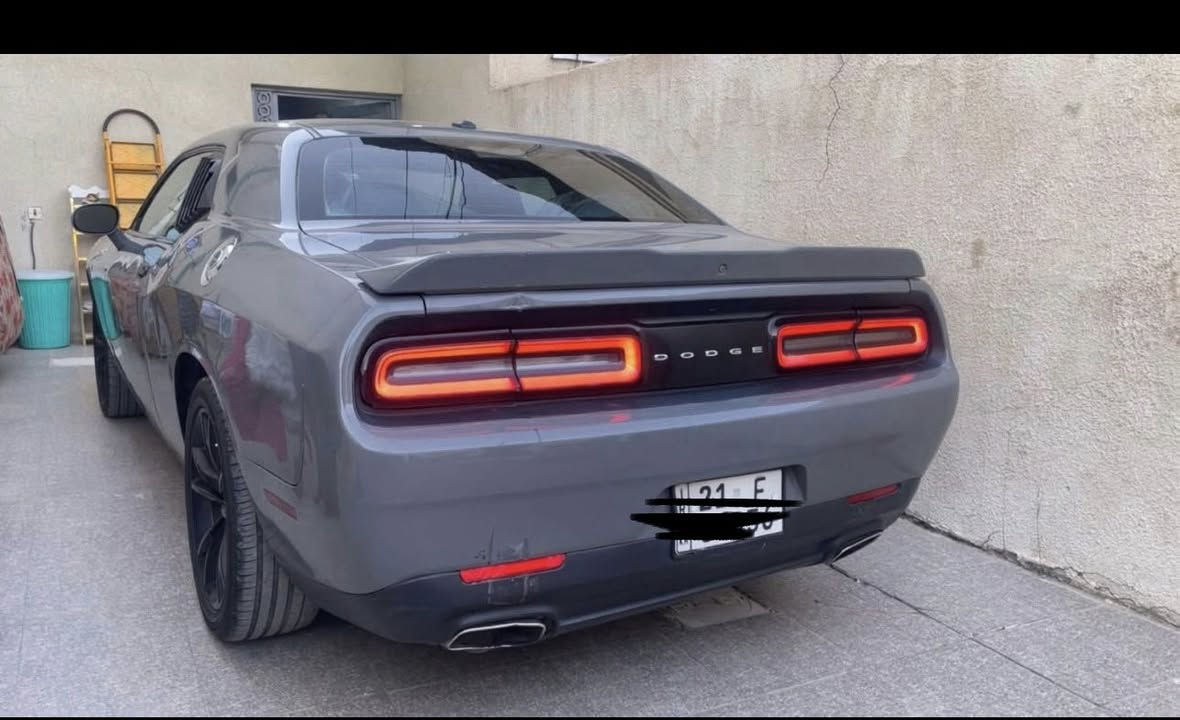 جالنجر ١٩ لون سمنتي محرك ٦ رقم شمالي
حادث امريكا جاملغ السايق وشويه بالبنيد بدون شاصي بيها صبغ بالعراق ٤ قطع رش بدون دواخل السعر ١٣٨ بي مجال بسيط للاتصال ***********
