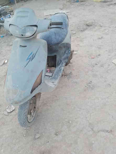 سلام وعليكم دراجه فراشه للبيع بس عطلانه جانت ادخن اني ابيع تفصيخ سواداته نيضفه السعر 175او بيه مجال العنوان شارع80قرب مدينت العاب ارض بابل ***********
