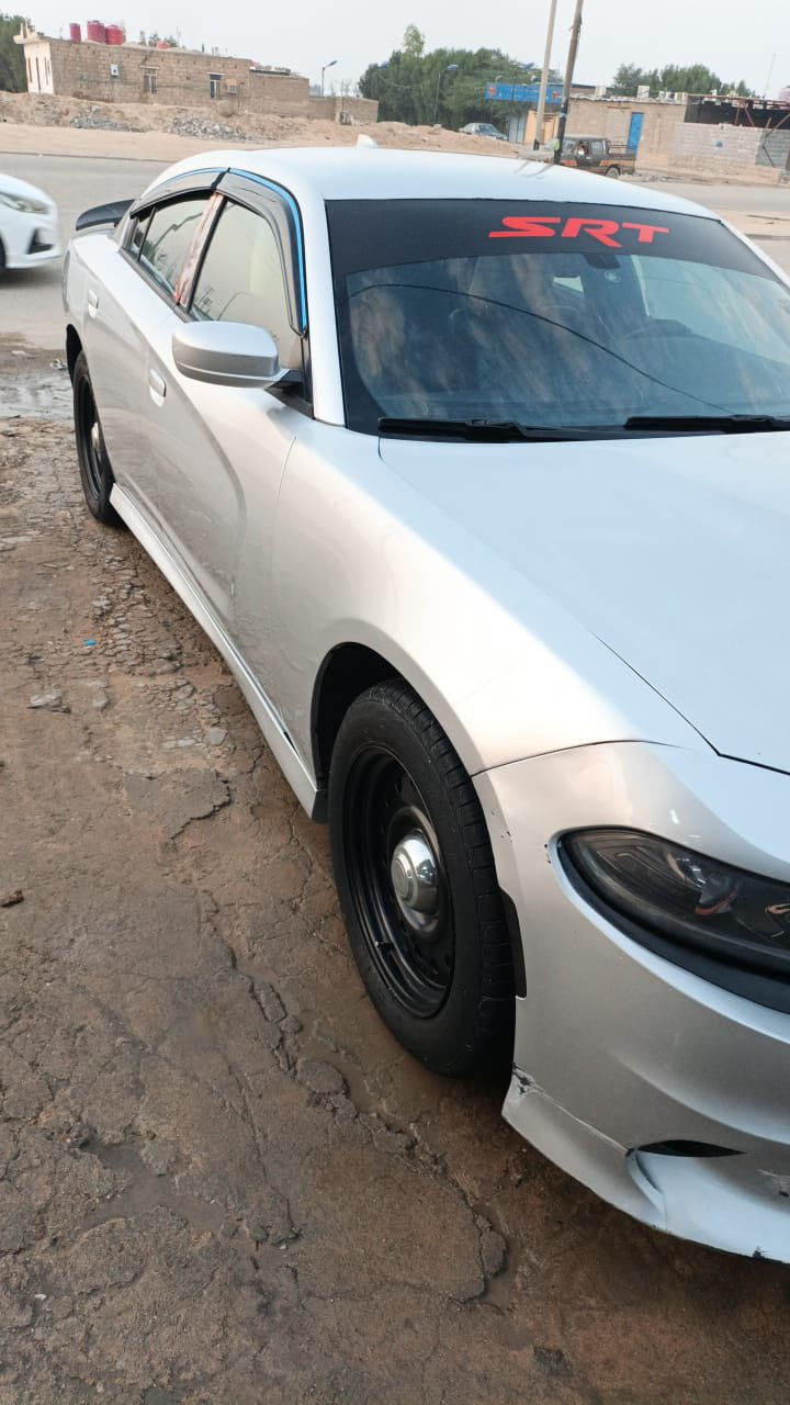 ‏سلام عليكم شارجر 2016 رقم اللي أغار سيارة مقفولة Garo ومكينة وحدادة وتبريد كهربائيات كلها محرك ثلاثة وست ***********سنوية 28 عنوان بصره السعر 120
