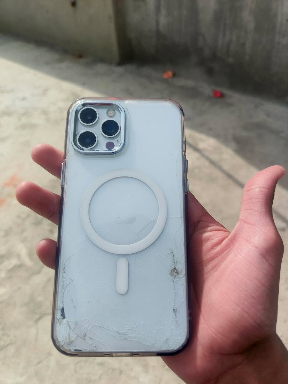 ايفون 12 برو ماكس
نورمال ✅

فقط ضهر مفطور❎

بطاريه 74 قطاره ب شحن ✅

128 دبل سيم ✅

فيس ايدي شغال ✅

375مجال حك جيتك فقط جهاز ضمان من الباب 

***********📞
