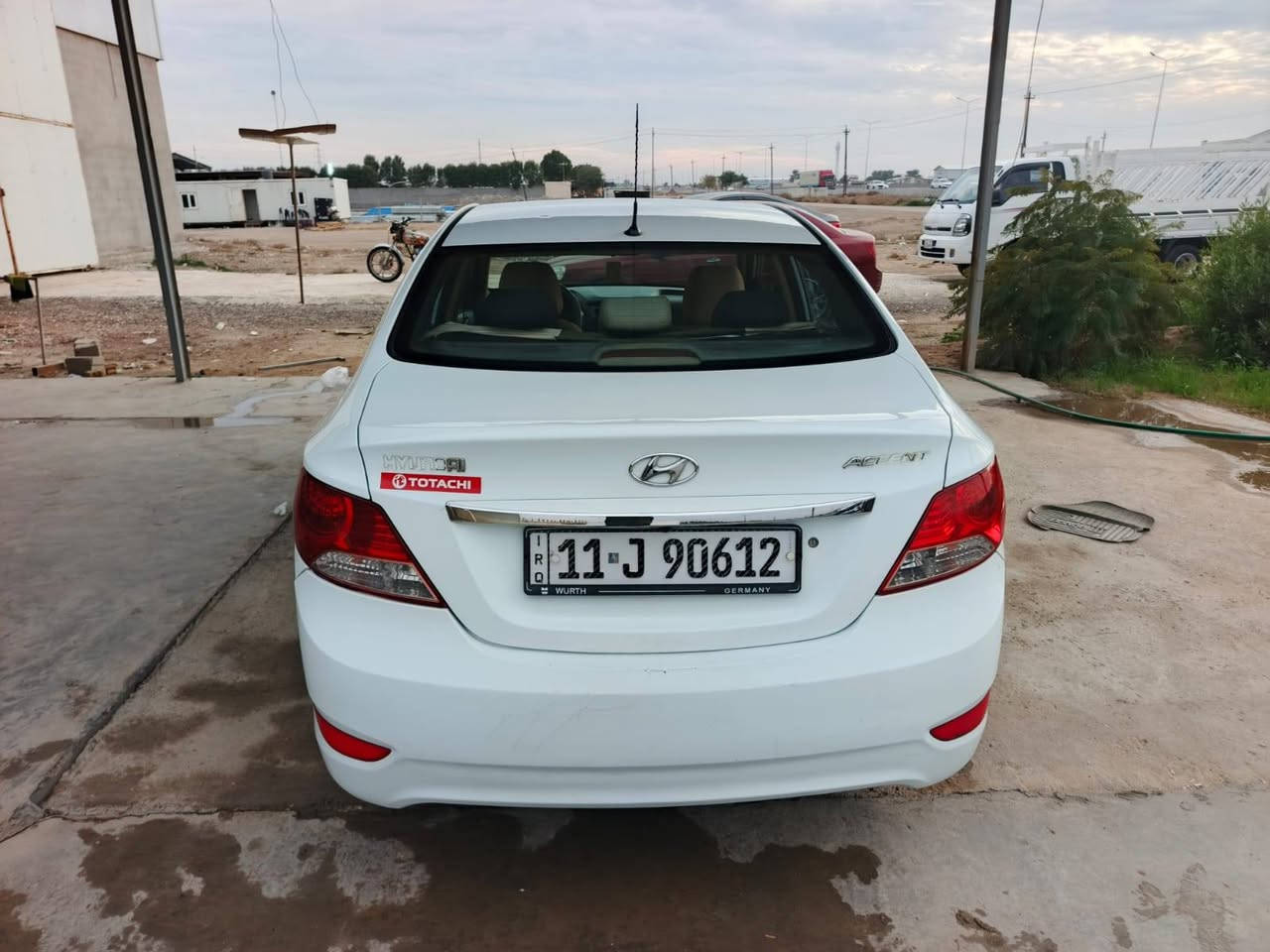 السلام عليكم 
للبيع سيارة اكسنت موديل 2011 وارد خليجي رقم بغداد الدولي محرك 1600دوش السيارة مسجلة بسمي اني صاحبها الشرعي السونار مرفق مع الصور ماشية 127 كيلو متر محرك كير صدر كفالة عامة تبريد نقص غاز فقط السيارة حلوة او جديدة مامتعوبة كلش نظيفة او جاهزة السعر 98 او بيها مجال للطيبين 
العنوان بغداد الغزالية 
رقم الهاتف ***********   
ملاحظة الرقم بي واتساب اتصل اوبيك خير ودلل
