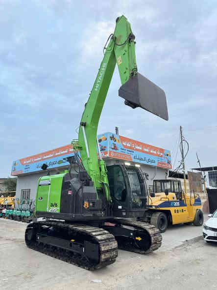 حفار هيتاشي ZX225USR-6 داش 6 
موديل2018 جديد بحالة الزيرو بحجم مميز و لون مميز نظافة 100‎%‎ وارد اليابان

متوفر في #شركة_منافذ_الميناء
#البصرة_المعارض
***********
