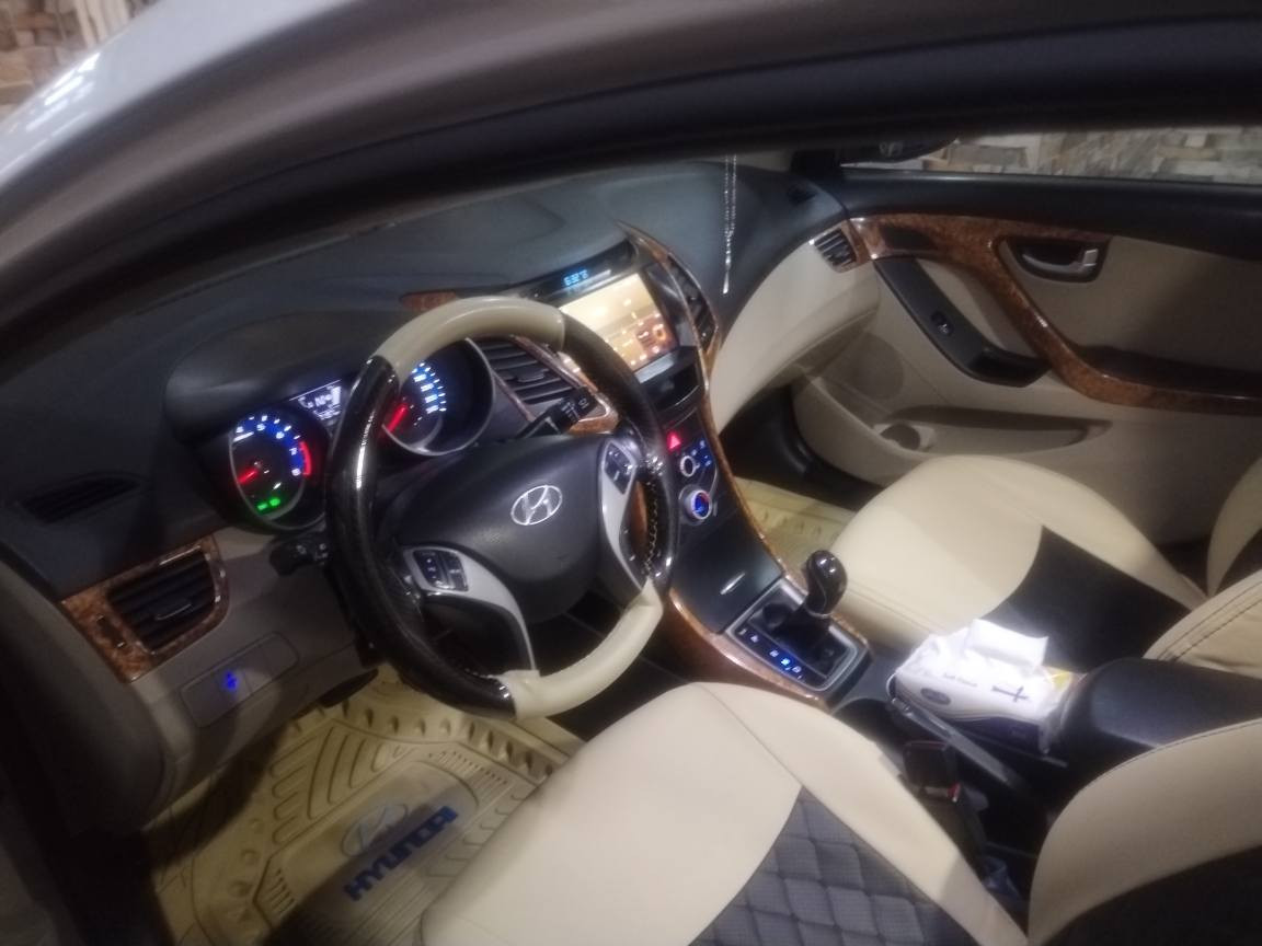 السلام عليكم
 الأنتراموديل ١٦ فول مواصفات ماشية ٩٧ كفالة عامة رقم انكليزي بغداد بأسمي
السعر150وبيه مجال قليل.... 
رقم الهاتف *********** ناصرية, ذي قار
