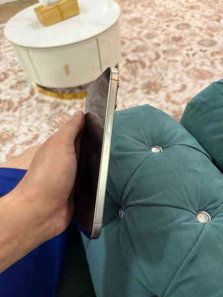 السلام عليكم ايفون ١٥ بروماكس شرق اوسط اصلي استخدام شخصي ضمان ماستر ذاكرة ٢٥٦ البطارية ٨٩ الجهاز لاغلطة بلادي على الفحص كارتونة كاملة السعر ١١٠٠  المكان بغداد الجادرية للاتصال واتس *********** كل شي موضح بالصور بغداد
