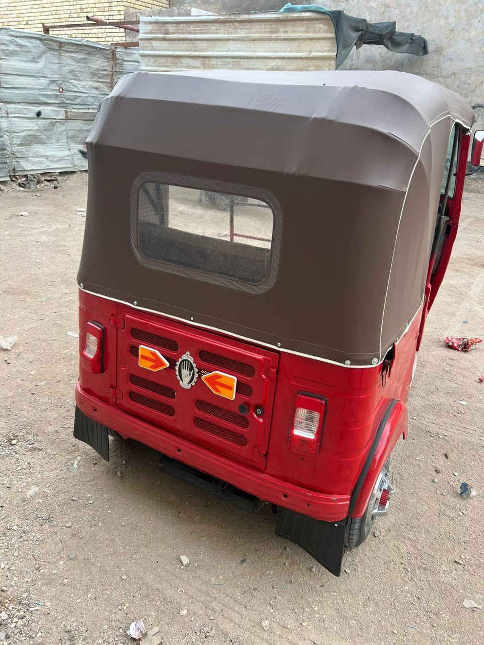 السلام عليكم تكتك موديل 2018 الشهر العاشر اوراق كامله الترقيم صبغه عام جماليه ماكينه تجفيد شركه كهربائيات شغاله كامله للاخير الف ما تصرف عليها***********//***********
