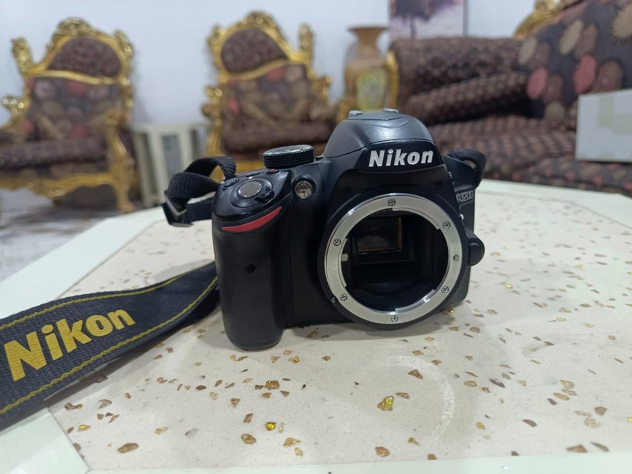 السلام عليكم كامرة نيكون d3200 زوم 70-300 من ماركة سكماdg الكامرة ما واصلة للتصليح ابد السعر 290 وبيها مجال قليل للاستفسار اكثر ***********

