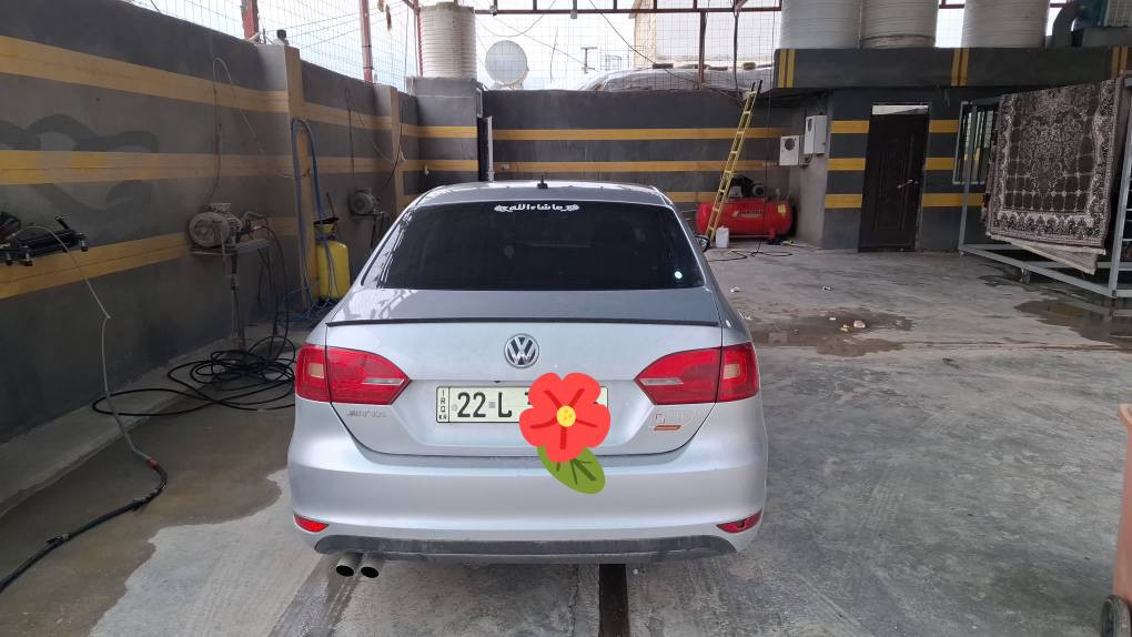 جيتا خليجي موديل 2014
محرك 20 مرغوب بدون توربو
صبغ بس ربع باب خلفي +دوسه بيها شوي
سعر 120 ومجال
هاتف *********** دهوك, العراق
