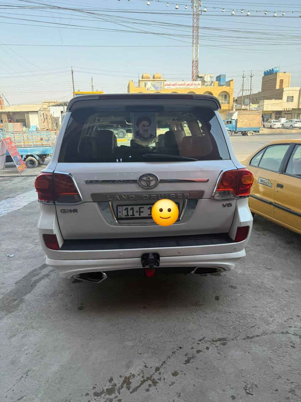 السلام عليكم لاندكروز لبيع مديل 2009 محدثه 2014 سياره مكفوله كفاله عامه عده جه عكس سايق شيلين شريط القديم وشيل صبغ ويه يعني بس جوه شريط مو عله طوله شريط مسافات
سياره مال بيت فول موصفات 6سلندر سياره بسمي مكان بغداد معامل 
***********.     بيع فقط
