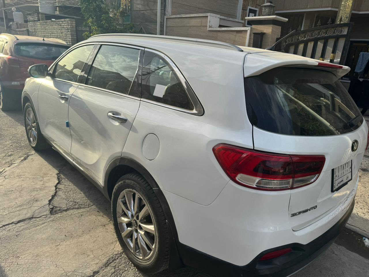 السلام عليكم سورنتو2018خليجي بيها جاملغ الخلفي من جهه السائق بسمي تحويل مباشر لاستفسار على الرقم ***********مكاني  بغداد الدوره السعر٢٢٥ورقه وبيها مجال السياره جديده بلجيس فقط هذا الجاملغ بيها
