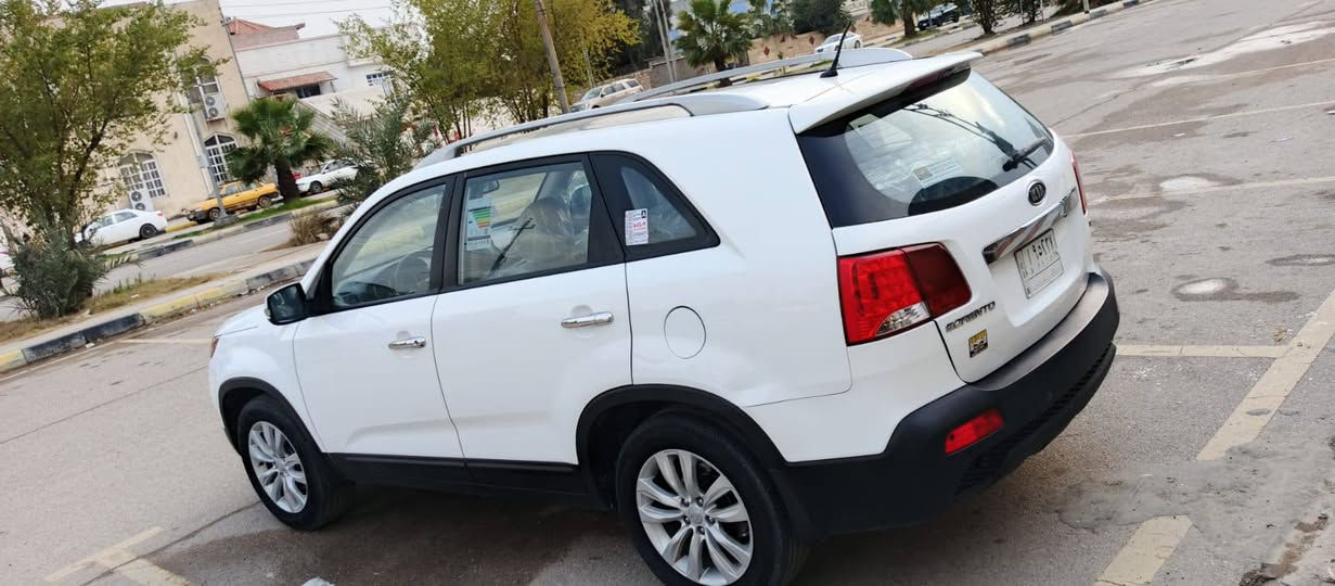 السلام عليكم سورنتو موديل 2011 خليجي فول مواصفات 6اسلندر 7راكب 3قطع تبريد بنو رامه شاشه كامره تحكم استيرن كشن كهربائي وبعد بيه مواصفات كفالع عامه ولسونار بل منشورسياره جاهزه السعر 147وبيه مجال مكاني واسط عزيزيه ***********
