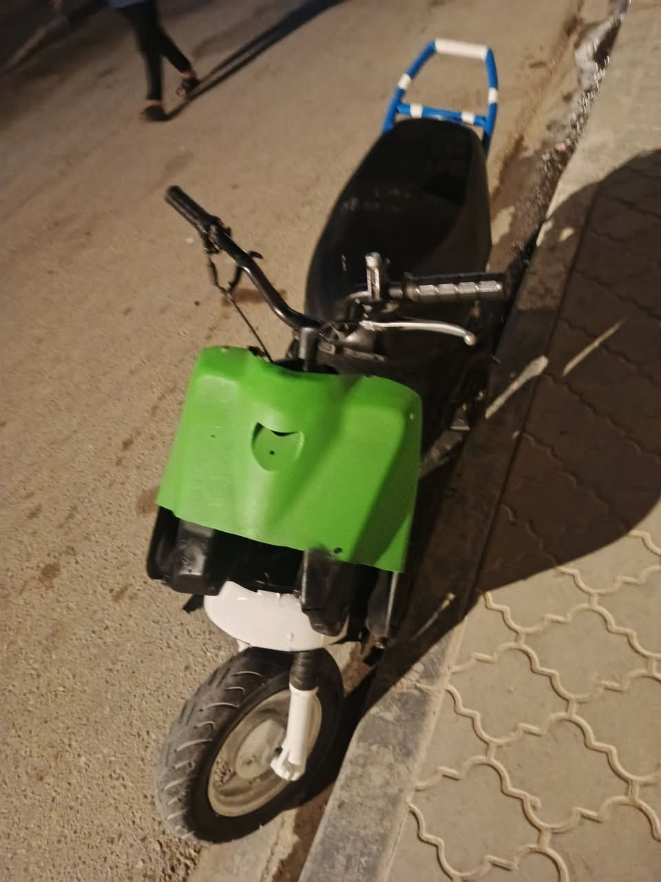 دراجه فراشه للبيع مكينه مال ماكس شلعه ومعدل 49كلشي شقال بيه السعر 375وبيه مجال قليل, ) (***********)

