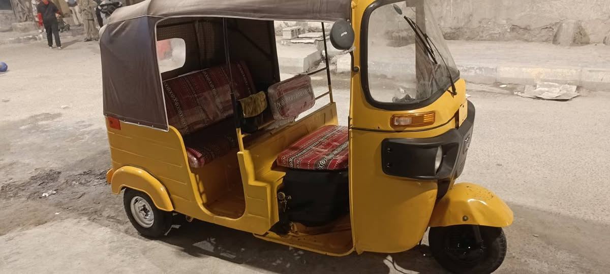 تكتك للبيع رقم حلوة وما ناقصها شي
***********
