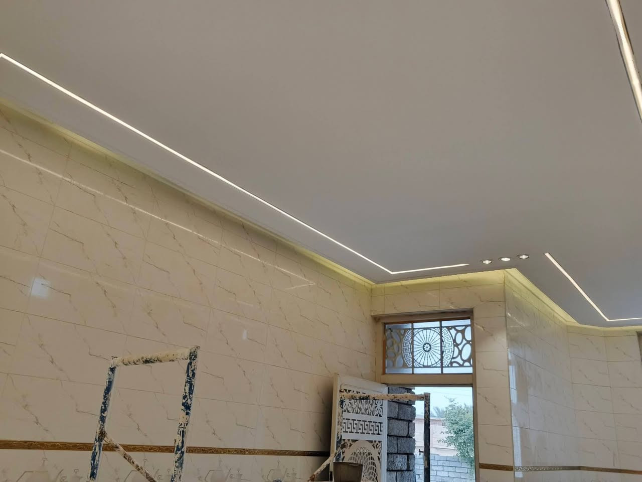 كادر متفرغ ديكورات جبس بورد
للاتصال ***********
