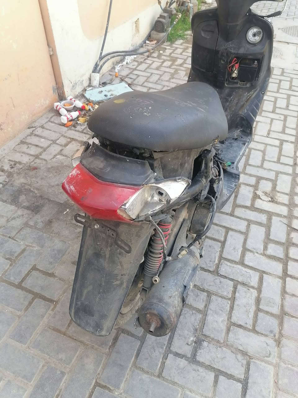 السلام عليكم سكنس نثيه للبيع عاطله للبيع مكاني بغداد شقق الحبيبيه مقابل شارع الصيانه رقمي ***********  السعر 200 الف بيها مجال حق الجيه
