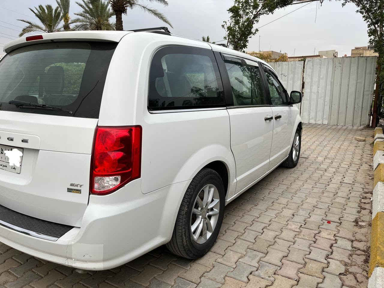 السلام عليكم
دوج كرفان للبيع 2019
 موصفات sxt المعروفه
مكان السياره بغداد
 السعر 182
للاستفسار ***********
