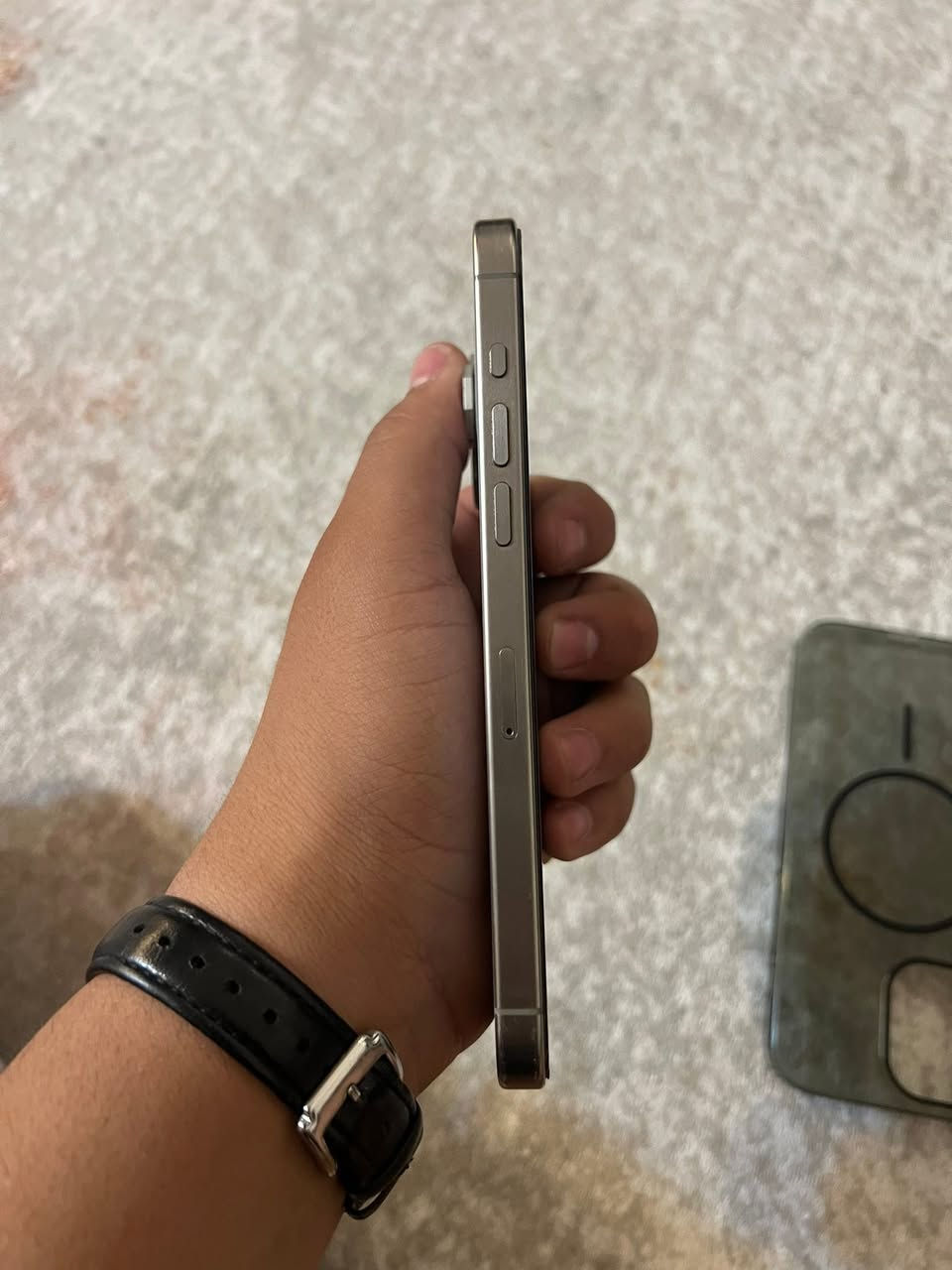 ‏سلام عليكم عندي iPhone15  Pro ماكس إضافة 100% التلفون مفتوح بطارية 87 مشحون 398 سعر 1050 بي مجال حك جيه مكان بغداد لشعب سريداد رقم ***********

