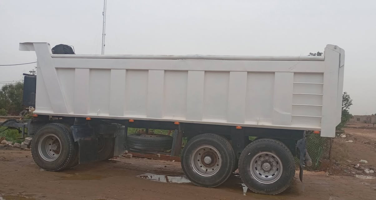 مقطورة البيع طوله 7وربع تخم تاير***********
