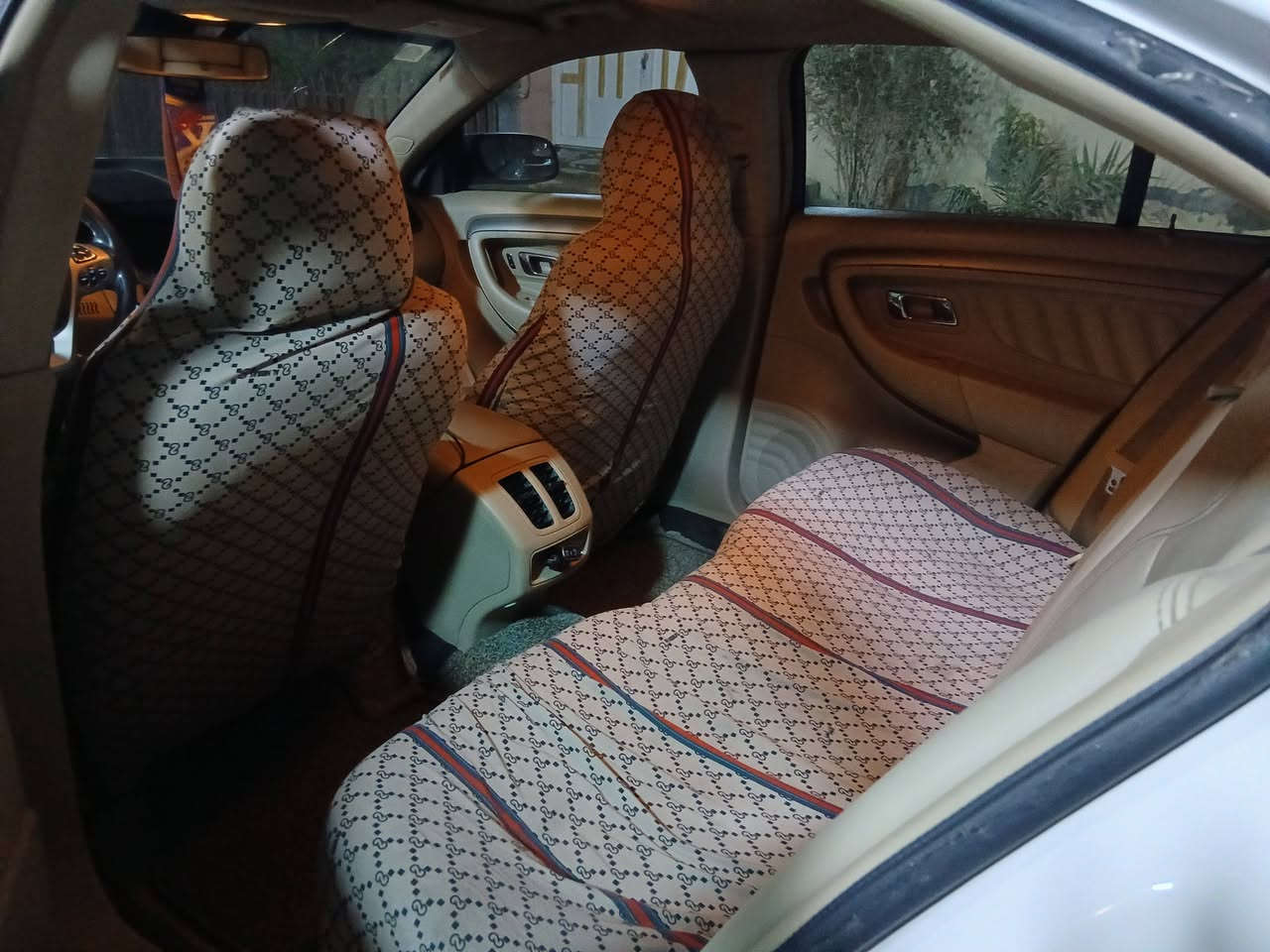 فورد تورس أمريكي ١٣مصبوغه حزام السياره فول فتحه تشغيل عن بعد رقم انكليزي بغداد الغرفه بيجي بصمه السنويه ٢٧ المكينة كاسره بستم السياره شغاله وتمشي السعر ٧٥ ورقه وبيها مجال *********** موجود واتساب  مكان النجف
