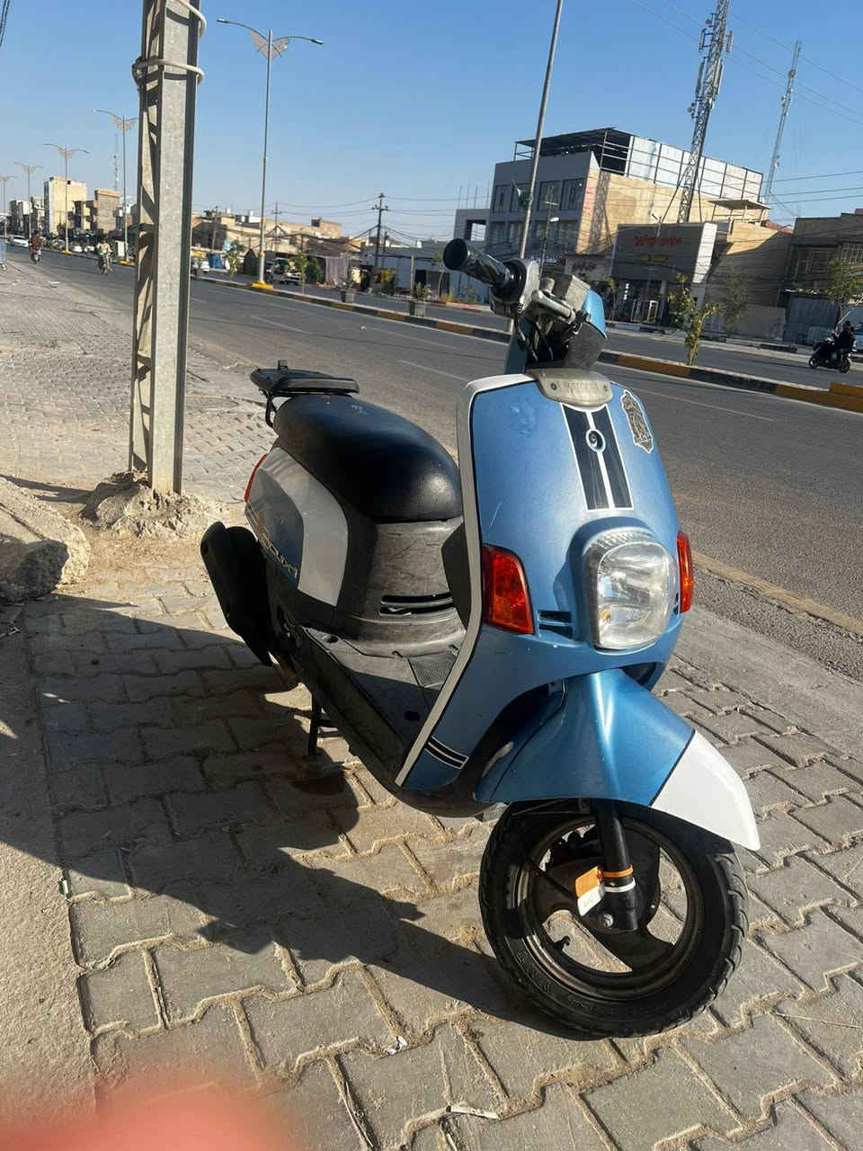كلشي شغال بيه بس القفل مال جنطه الدراجه حلوه ومرتبه راح يصيرلي سنه من طلعته من المعرض
سعر 650 
متواجد بس اتصال وبي واتساب  0781718010   //***********
كلشي شغال بيه بس القفل مال جنطه الدراجه حلوه ومرتبه راح يصيرلي سنه من طلعته من المعرض
