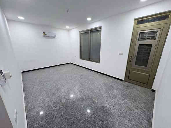 #للايجار في السيديه
🌐بيت زيرو مدخلين  مساحة  60 متر ثلاث طوابق نضيف جدا 
يحتوي على
💠  ثلاث غرف نوم 
💠صاله
💠مطبخ 
💠وخدمات  عدد 2 ويحتوي علا اربع سبالت ويحتوي علا كيزر وسخان وماطور 

سعره الايجار مليون 

📍موقع مربع الاقتصادين قرب مستشفى الملكي 

⚜️للاستفسار والتواصل 
***********
