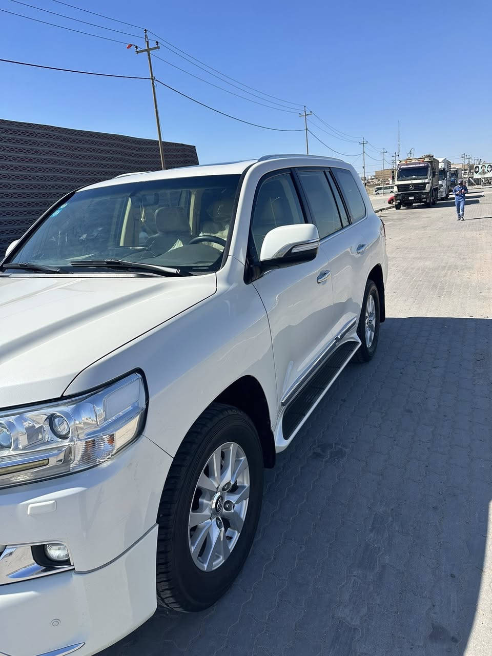 لاندكروزر ٢٠١٧ كفاله رقم بغداد الحديث سعر البيع ٤٦٥ بيها مجال قليل للاستفسار ***********
