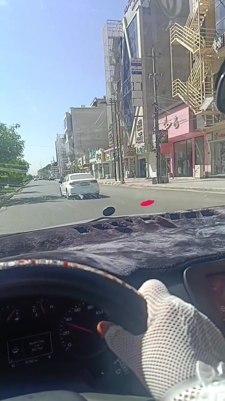 السلام عليكم... بنات لفت انتباهي عدما ينشر منشور لطلب كابتن لتعليم قياده السياره اكو بعض التعليقات تكتب (الكابتن تعلم بس الاساسيات )راح اشرح الاساسيات
السلام عيكم ...بنات لفت انتباهي عندما يطلبون كابتن لتعليم قيادة السياره بتعليقات يجاوبون الكابتن تعلم بس اساسيات اتعلمي انتي من النت او احد يعلمج من اقاربج اريد اوضح لحضراتكم الاساسيات 
اساسيات تعليم قيادة السياره
اولا ..السيطره على السياره
ثانيا ..القواعد المروريه
ثالثا.دراسة الشارع
اولا ..السيطره على السياره
ويقصد السيطره التامه على كيفية استخدام البريك والبنزين بما يناسب وضع السياره وقياس الظغطه لكل منهما في الوقت المناسب...اضافة الى معرفة الاشارات مقايس السياره
اجزاء السياره وطلبعا هناك الكثير الكثير.
ثالثا...دراسة الشارع ومنها الشوارع الفرعيه.. الشوارع الرئيسيه..الشوارع الرئيسيه التجاريه الدوار والقصد معناه الفلكه واختلاف الحجم طبعا اله تاثير بدخول والاخروج منها....معهد العلا لتعليم قيادة السياره في واسط يعلن عن تعليم مجاني للطبكه ورجوع وكون بسيارته الخاصه وراح يكون الحجز للاسبقيه على الوات ساب ..***********

السلام عليكم... بنات لفت انتباهي عدما ينشر منشور لطلب كابتن لتعليم قياده السياره اكو بعض التعليقات تكتب (الكابتن تعلم بس الاساسيات )راح اشرح الاساسيات
