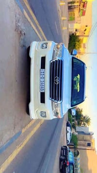 لاندكروزر ٢٠١١ للبيع مكان السياره بغداد ورقم بغداد وبسمي السونار مرفق ...