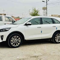 سورنتو 2019 كفاله ماعدا رشه بسيطه بل بنيد  مكينه كير حداديه تبريد كله ...