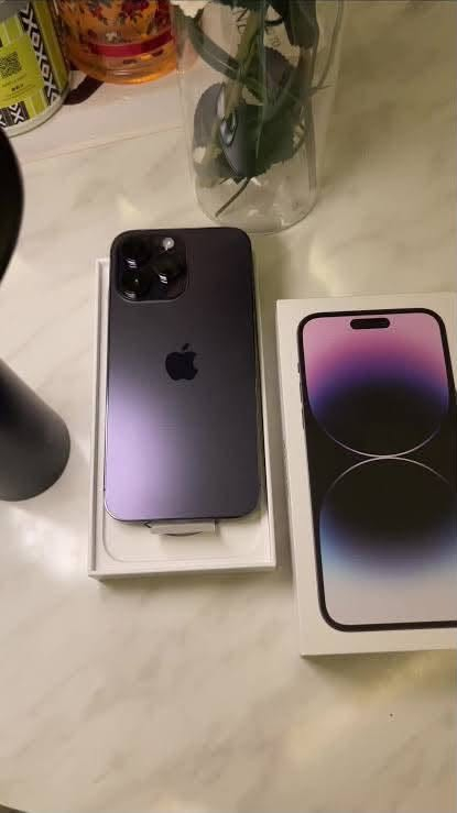 سلام عليكم 14برو ماكس بنفسجي مكفول مامفتوح ذاكره256 بطاريه 83بلاديه جهاز عل فحص سعره830الف وبي مجال
 او مراوس ويا 12برو ماكس بسعر معقول 
مكاني الدوره ***********شراي اتصل واني حاضر
