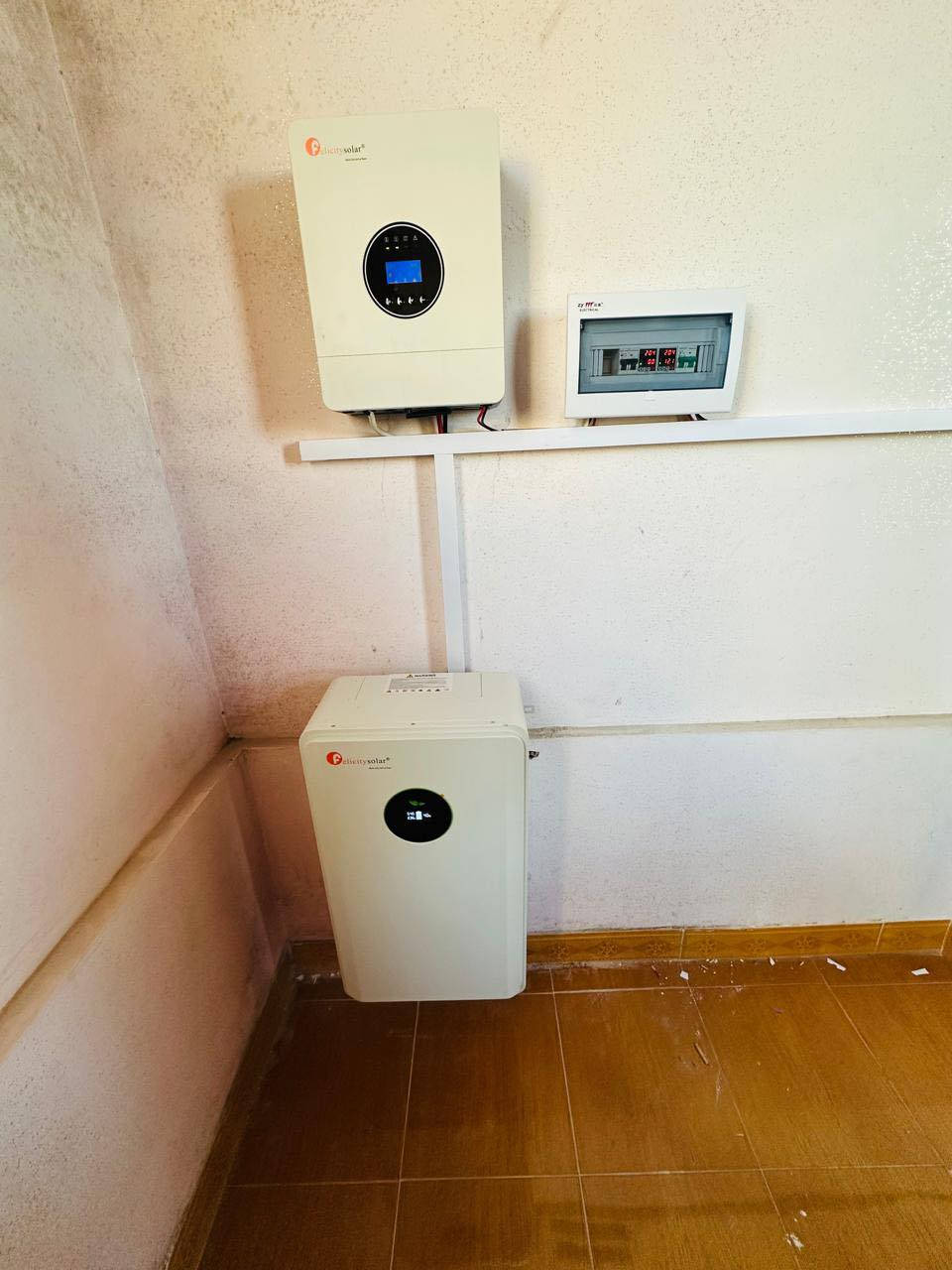 ☀️ شركة أشور للطاقة الشمسية
ثقة… جودة… وإنجازات مستمرة في كل مناطقنا 💪
على بركة الله تم تنصيب منظومة طاقة شمسية للعميل 
مهند محمود الجادالله
📍 في قرية اسديرة وسطى – التابعة لناحية أشور✅
🔋 تفاصيل المنظومة:
✅ 12أمبير نهاري
✅ 10 أمبير ليلي
🔋 بطارية 12.5أصلية
⚡ انفرتر فلستي عالي الكفاءة
☀️ 6 ألواح فلاديفيا(إنتاج قوي وأداء ممتاز)
منظومة مناسبة لتشغيل الأجهزة الأساسية باستقرار وتوفير ملحوظ بالمصاريف 💡
🚛 مستعدون لتنصيب المنظومات في جميع محافظات عراقنا الحبيب
✔️ بيع نقداً
✔️ تقسيط عن طريق المنصة
✔️ كفالة وخدمة ما بعد البيع
📞 للحجز والاستفسار:
***********
***********
أحمد البو حسيب
أشور للطاقة الشمسية ☀️
