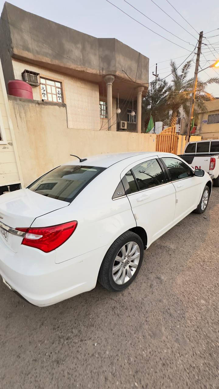 السلام عليكم
للبيع 
C200 
مديل 2013 
محرك 2400 
كير محرك تبريد جيد جداً 
منضومه ماي جديده انسه شي اسمه حماوه 
منضومه بانزين جديده 
لايت زنون اصلي 
البدي تجي وتجيك وتشوفه احله من الصور 
رقم بصره انگليزي بأسمي 
هزه بشهر الثاني مسويها بعدها ما منتهيا 
سنويه جديده 
السعر 80 ورقه وبيها مجال جداً بسيط 
رقم الهاتف ***********
