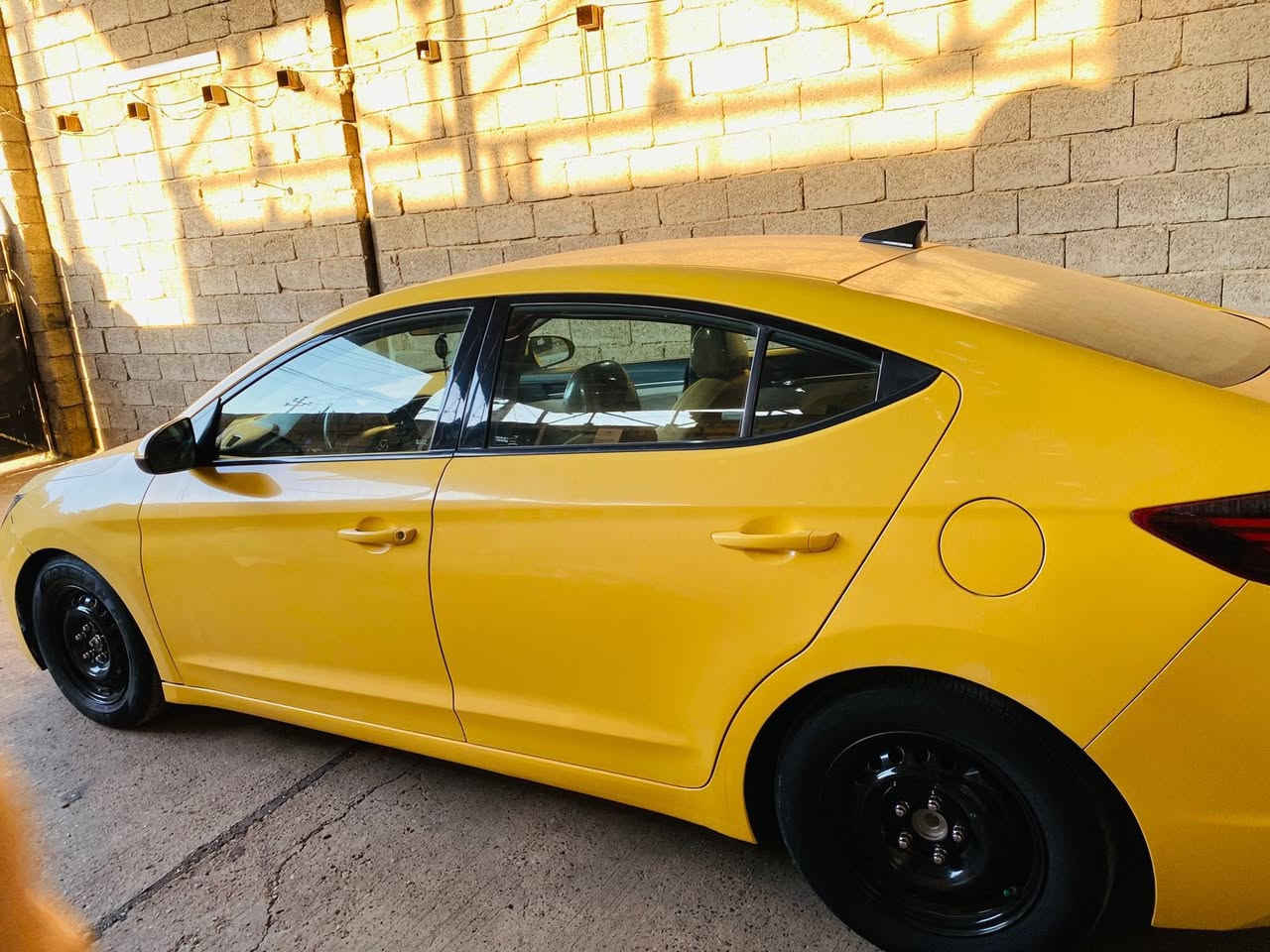 السلام عليكم النتره ٢٠٢٠ للبيع حادثها مثل ما موضح بالصور جاهزه من كلشي ما متواجد ع الفيس مكلف بالنشر السعر ١٤٠ للاتصال *********** متوفر واتساب
