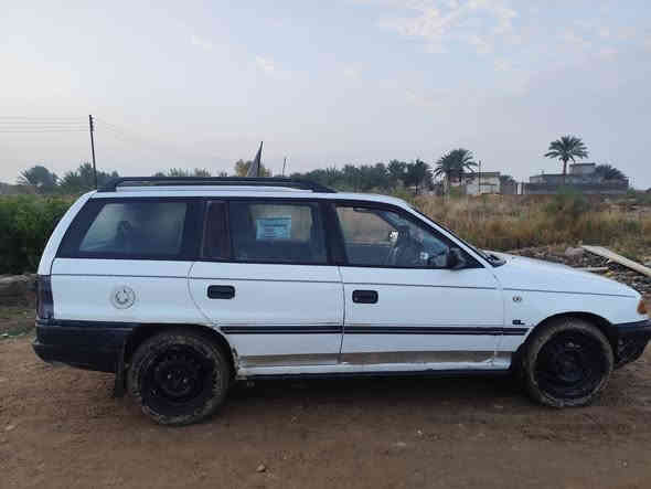 اوبل استرا ستيشن93
مكينه 1600 كير عادي 
حداديه كهربائيات كله بحاله جيده 
رقم ذي قار مشروع وطني ل 2026 تحويل مباشر 
مكان السياره ذي قار قضاء الرفاعي 
السعر 34 وبيه مجال 
الاتصال ***********
