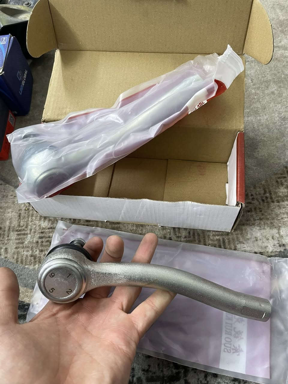 السلام عليكم يتوفر
- رواس رواط 
- رواط
- بانزات 

***********
