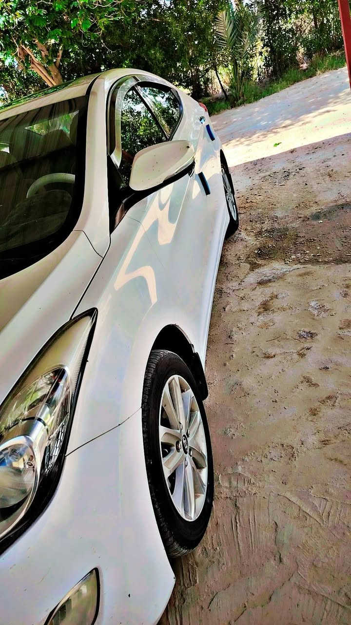سلام وعليكم ابيع النتره خليجي ١٤ كفاله عامه سياره جديد بعنه الكلمه ع وظع الشركه السعر سياره ١٢٧ وبيه مجال مكينه ١٨٠٠ ٤بصمات سياره جديده الاصبع والمعجون بيه شبر بارد سياره بيه منطومه تبريت بيه سونار ***********
