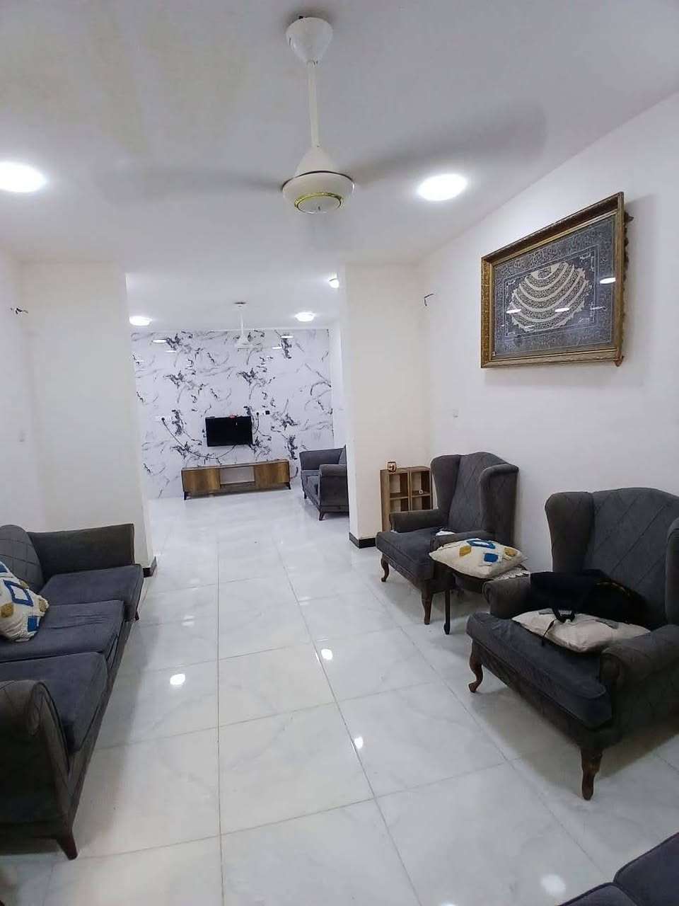 ((بسم الله توكلنا على الله))

#بيع #شراء #ترميم #تنفيذ #تعقيب #ايجار #مشتملات #مقاولات_عامة

—  مكتب الق الكيان   ——-👍🏼👍🏼👍🏼👍🏼

🏠 دار  للبيع 🏠

📍الموقع/ القاهر  ( شارع علي نعمه خلف مدرسه حاتم الطائي)

 /ملاحضه  ——-  الدار حديث الواجهه غير كامله ———-
يتكون الطابق الارضي مدخلين اسقبال حولي مطبخ 
نوم خدمات 
———— الطابق الثاني ————-
—- يتكون 4 نوم صحيات سطح بيتونه 
📌المساحة/ 100   م 
📌الواجهة/  5 م  
📌النزال/ 20 م  

   #مكتب#الق الكيان#للعقارات  ————

للاستفسار ☎️

📞متواجد واتساب *********** ______ ____
 *********** سرمد ———
—————————————————
—————————————————

ملاحظة / العنده عقار 🏡 للبيع او بيت للايجار  ويريد يبيع او ايجاره يرجى ارسال كافة التفاصيل العقار مع ذكر السعر ورقم التلفون ☎️🌹ومن الله التوفيق🌹
