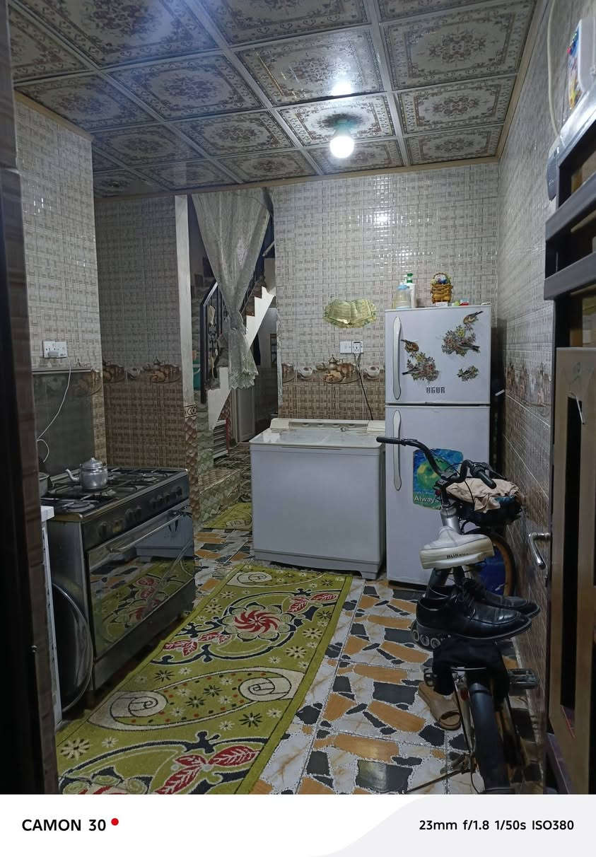 سلام عليكم بيت 50متر طابق واحد في كربلاء المقدسة شارع ابو طالب نهايته يحتوي على مطبخ +صاله +غرفه +حمام +منور سعر 80وقابل التفاوض الرقم/***********بس واتساب
