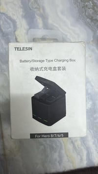 شاحن وبطاريات ٢ يرهم برو  ٥ ٦ ٧ ٨ سعر ٢٥ الف جديد غير مستخدم   0771139...