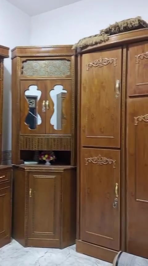 سلاامعليكم غرفة البيع السعر مليون وربع وبيهة مجال المكان الرمادي سجارية ***********
