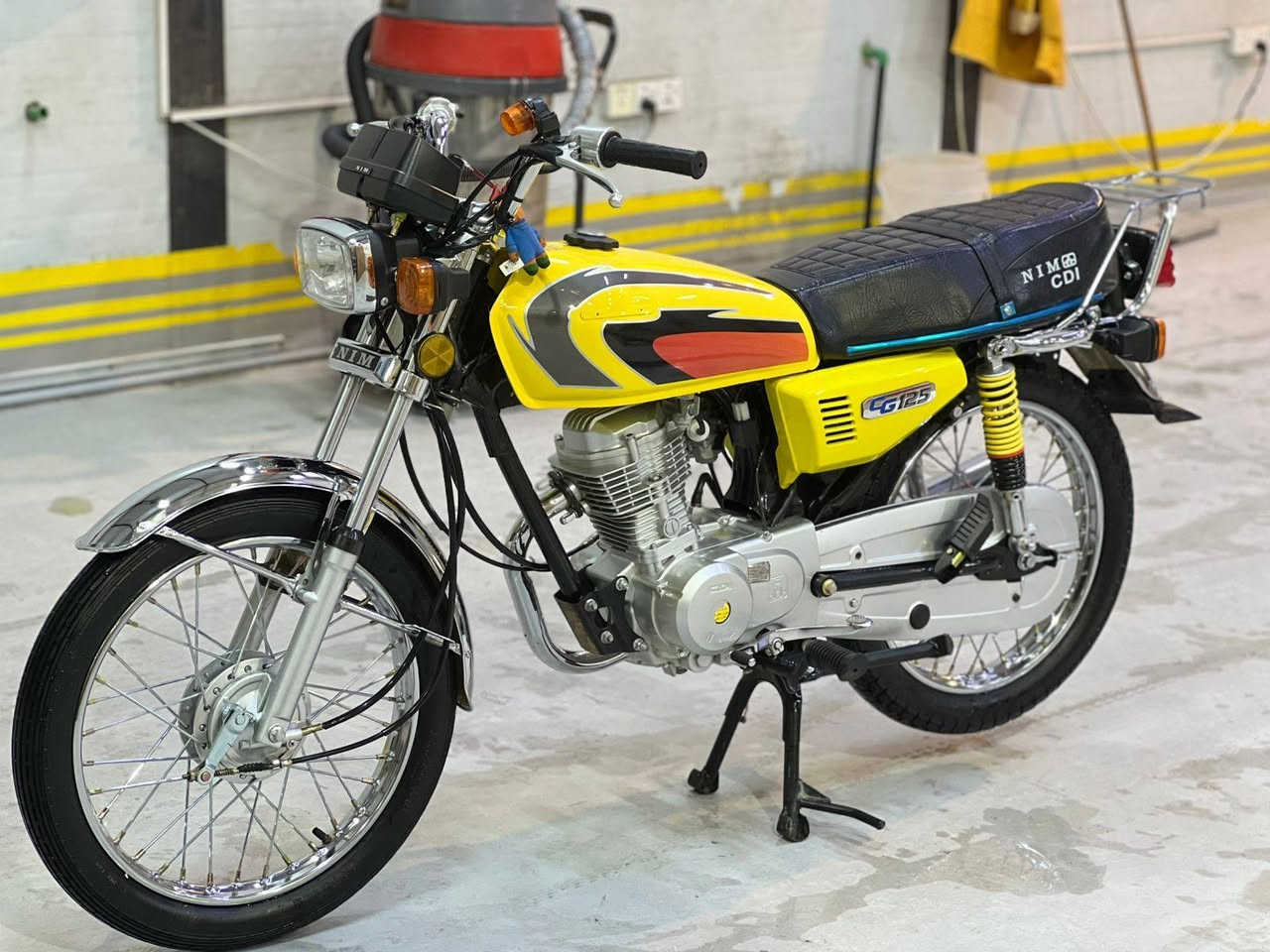 دراجه ايراني للبيع دراجه مقفوله كفاله عامه مواصفات خاص رقم التليفون ***********
