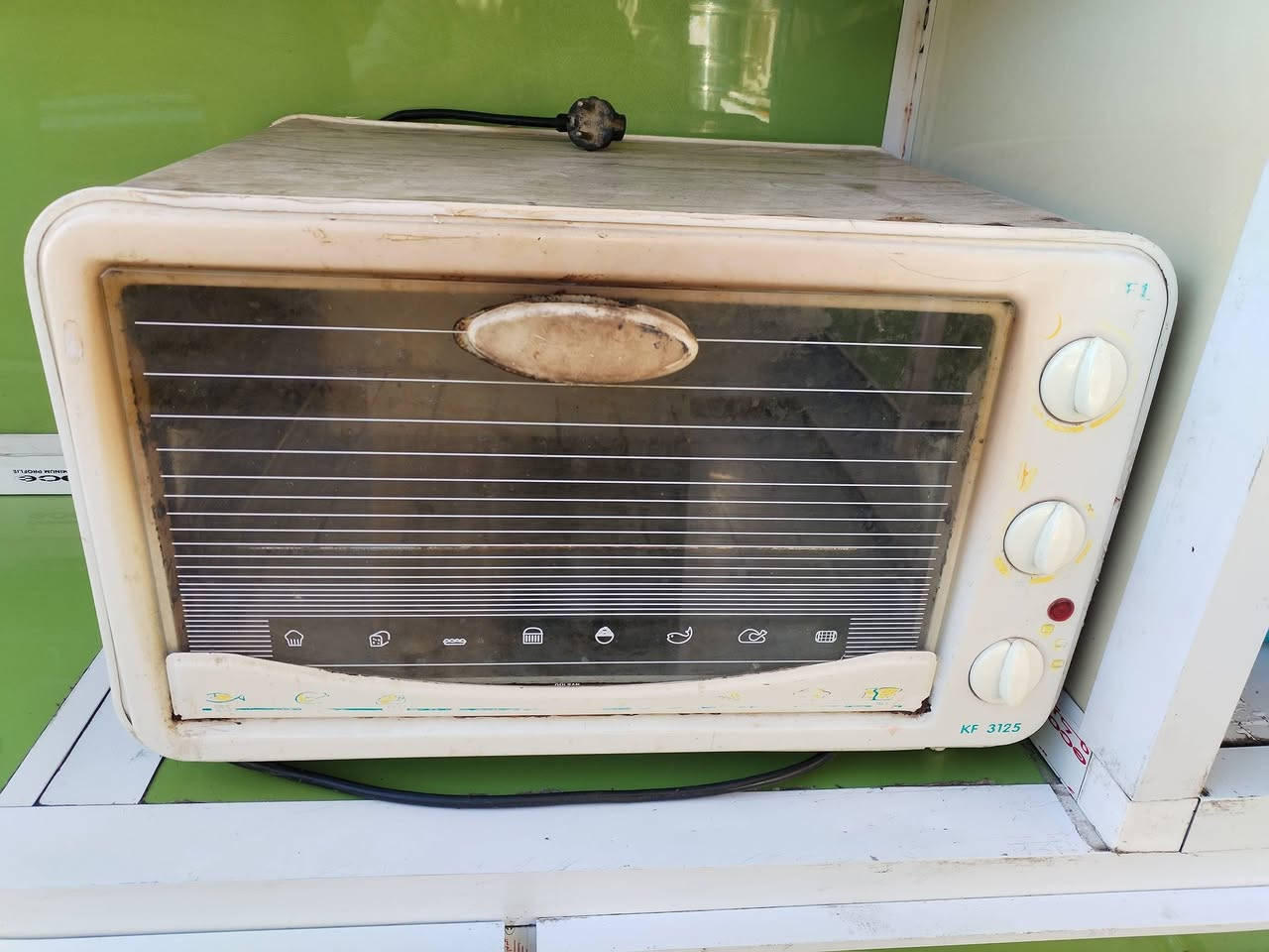 غراض منزلية البيع عنوان حفرية اكو توصيل اسعار مناسبة *********** ثلاجة سعمال شهر
